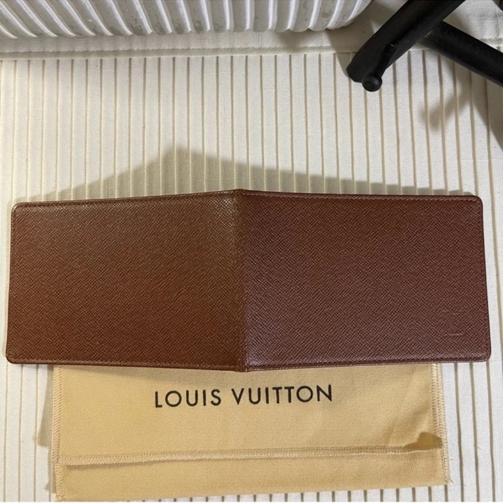 Louis Vuitton Taiga ID Holder Card Wallet Insert